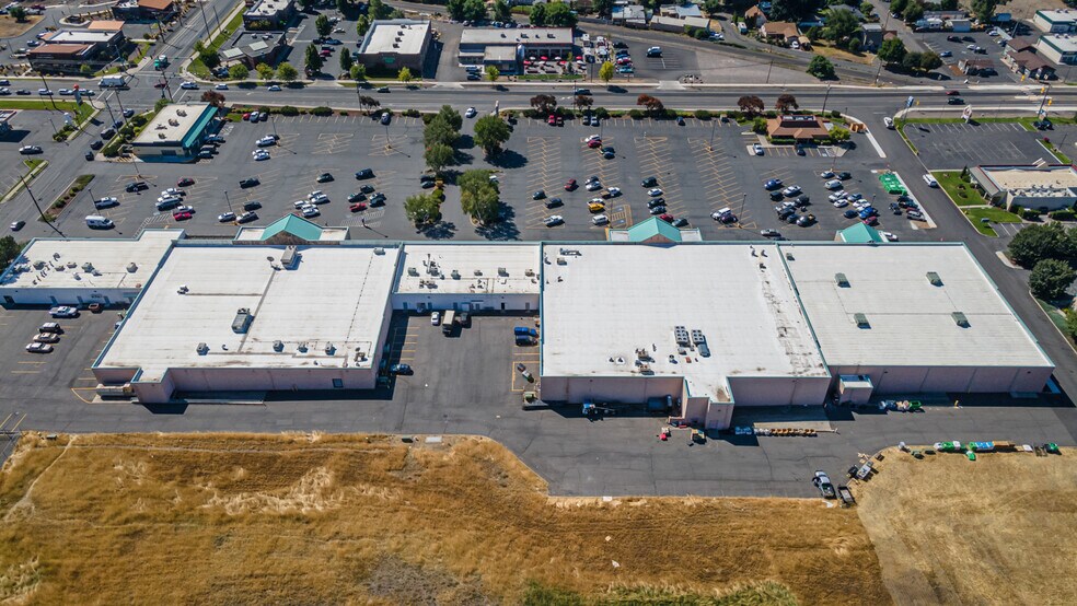 More Photos Of 1595 NE 3rd St, Prineville Storefront For Lease