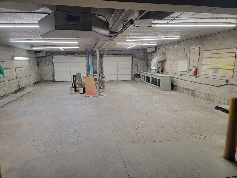 More Photos Of 6039 S Howell Ave, Milwaukee Light Manufacturing For Lease