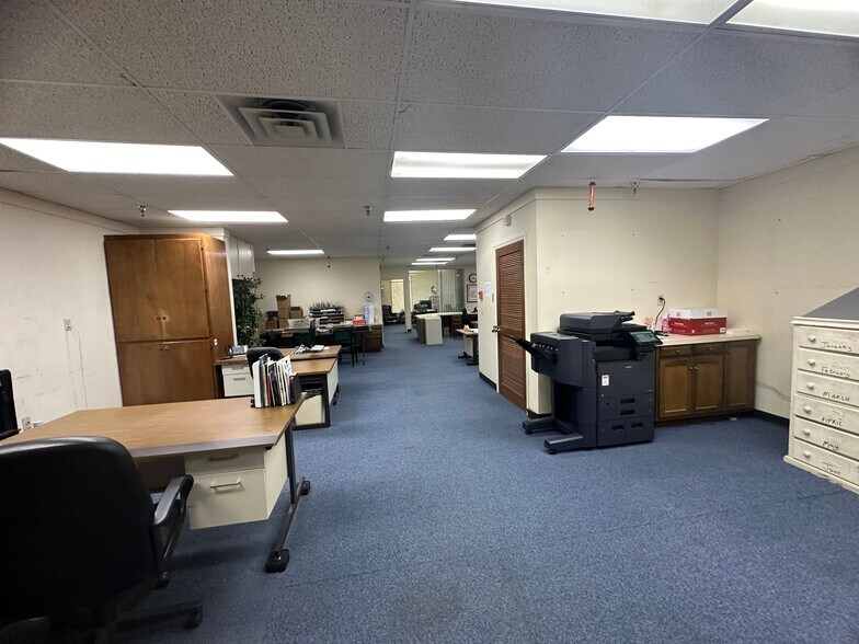 More Photos Of 25 N Main St, Moultrie Office For Sale