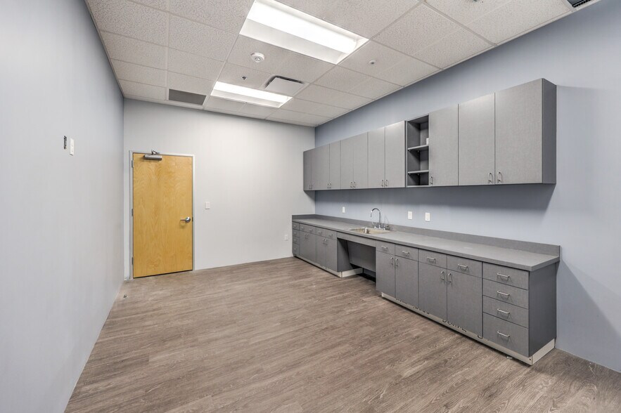 More Photos Of 2943-3073 W Craig Rd, North Las Vegas Unknown For Lease