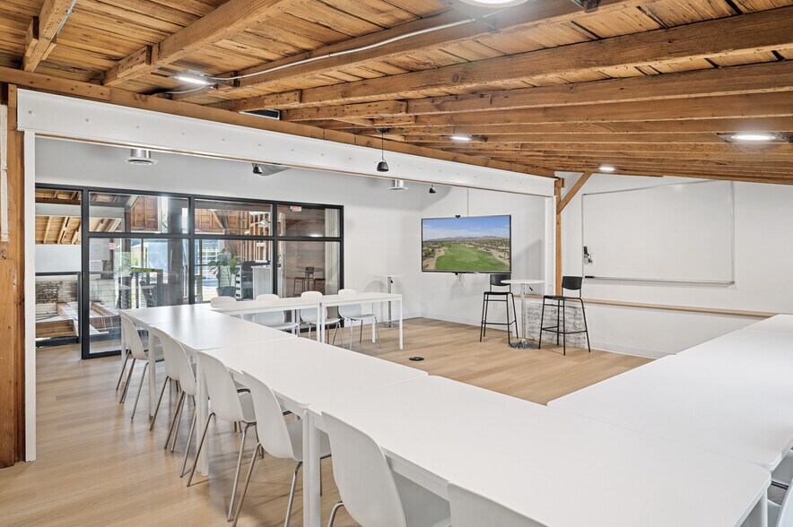 More Photos Of 1153 SE 16th Ave, Minneapolis Coworking Space