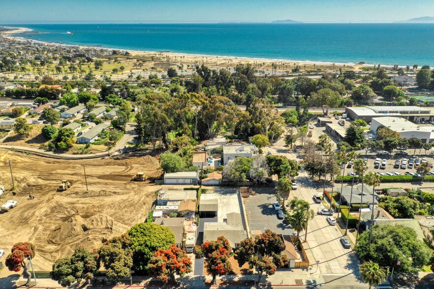 More Photos Of 1516 E Thompson Blvd, Ventura Office For Lease