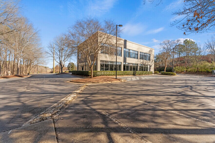 More Photos Of 5520 Capital Center Dr, Raleigh Office For Sale