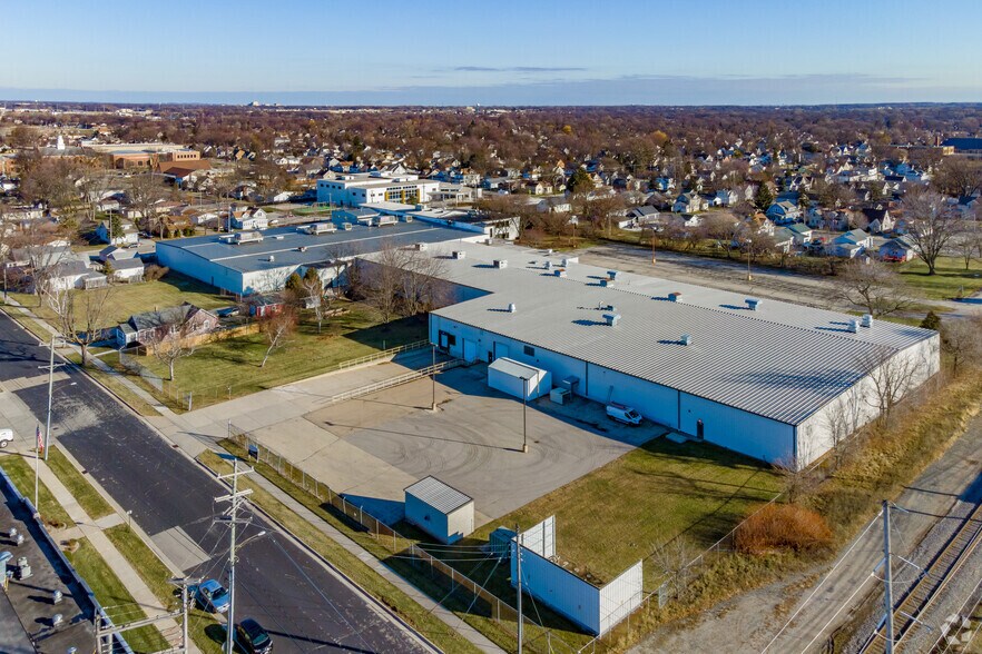 More Photos Of 435 6th St, Menasha Warehouse For Lease