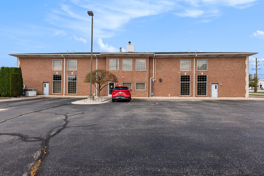 More Photos Of 47800 Gratiot Ave, Chesterfield Medical For Lease