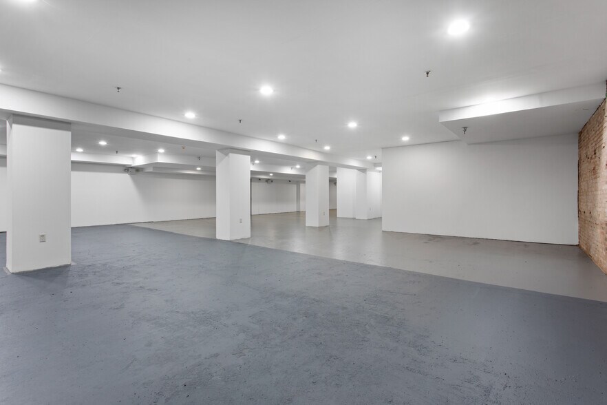 More Photos Of 365 Broadway, New York Apartments For Lease