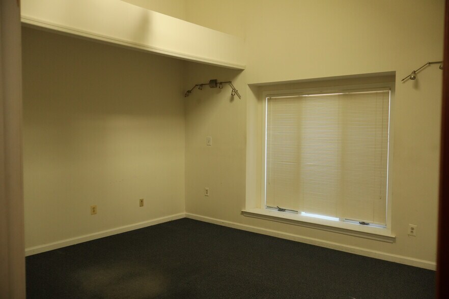 More Photos Of 200 Haddonfield Berlin, Gibbsboro Office For Lease