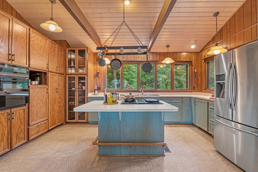 More Photos Of 243 Ridgeline Dr, Brevard Specialty For Sale