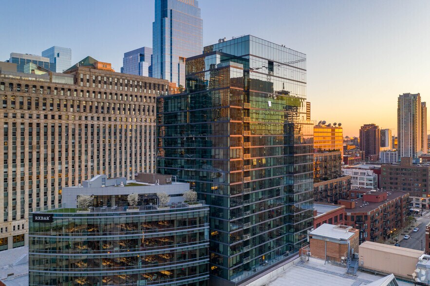 More Photos Of 221 W Hubbard St, Chicago Apartments For Lease