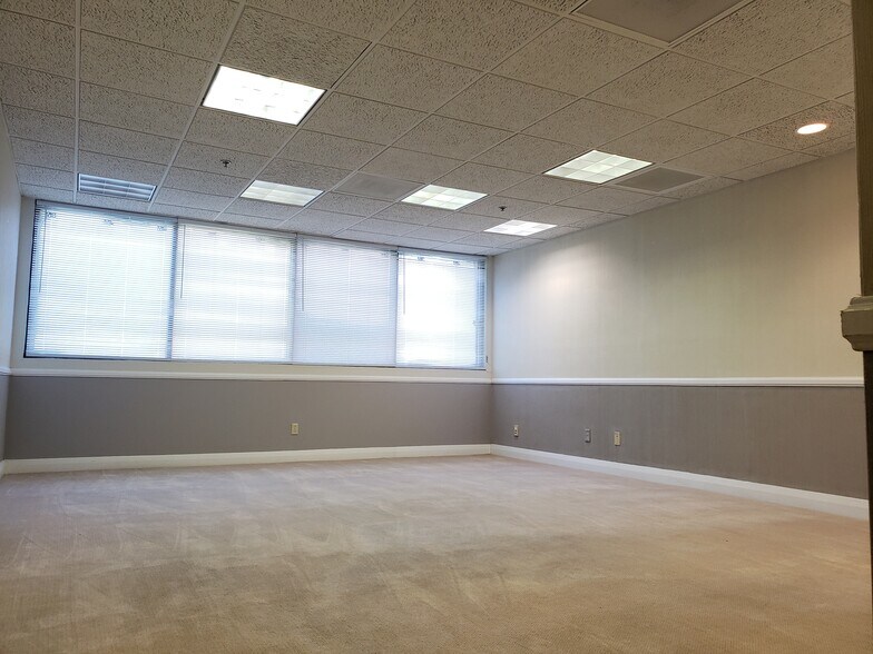 More Photos Of 2000 S Eastern Ave, Las Vegas Loft Creative Space For Sale