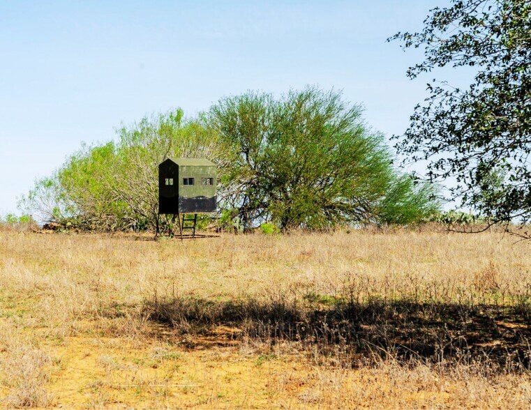 More Photos Of 1260 County Road 361, La Vernia Land For Sale