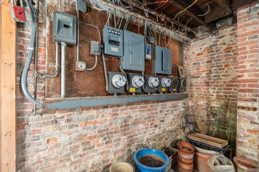 More Photos Of 1728 Bolton St, Baltimore Apartments For Sale