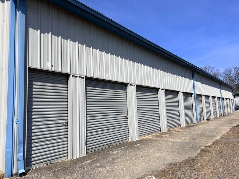 More Photos Of 208 Lithia Inn Rd, Lincolnton Self Storage For Sale