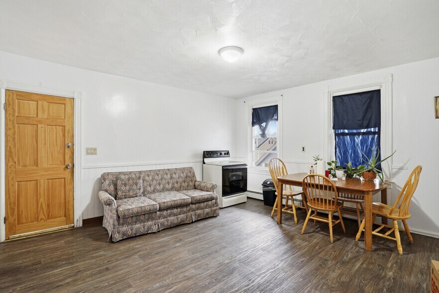 More Photos Of 17 Ledge St, Providence Apartments For Sale