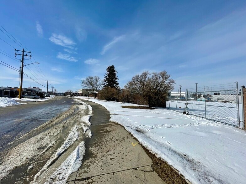 More Photos Of 7048-7052 Farrell Rd SE, Calgary Land For Lease