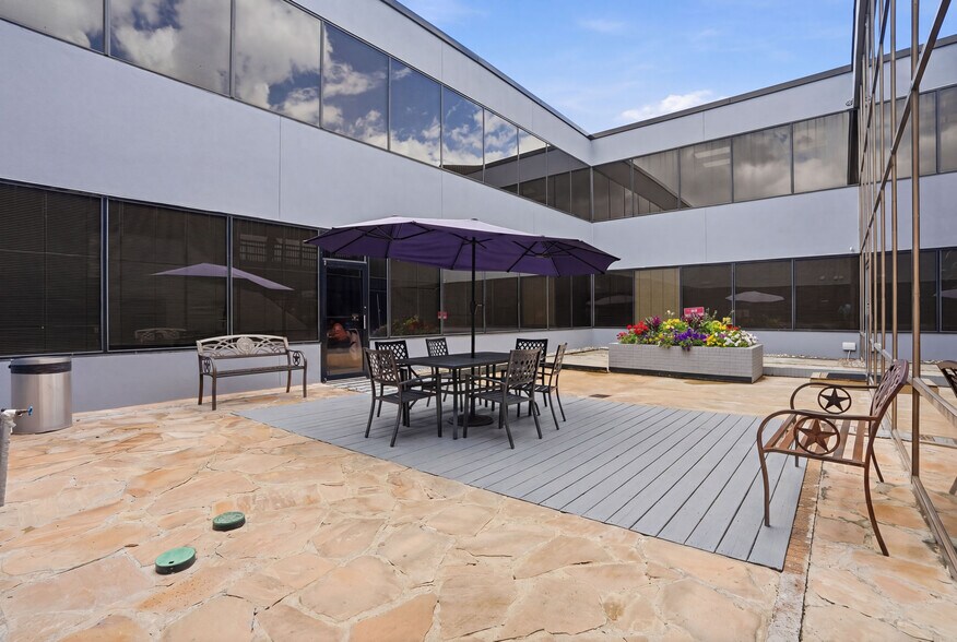 More Photos Of 7011 Harwin Dr, Houston Medical For Lease