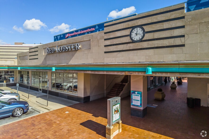 More Photos Of 8661 Colesville Rd, Silver Spring Unknown For Lease