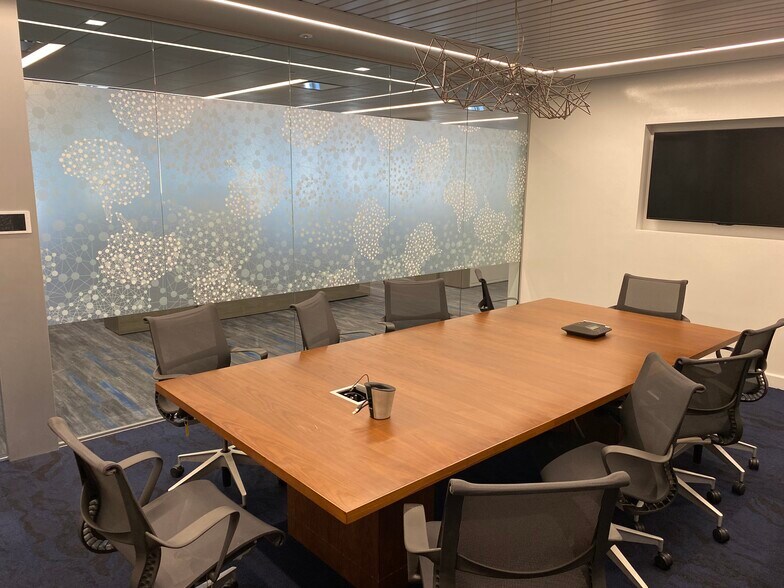 More Photos Of 700 Quaker Ln, Warwick Office For Lease