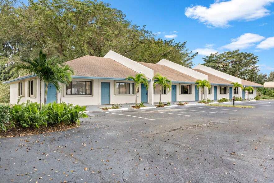 Primary Photo Of 4177 S Congress Ave, Lake Worth Apartments For Sale
