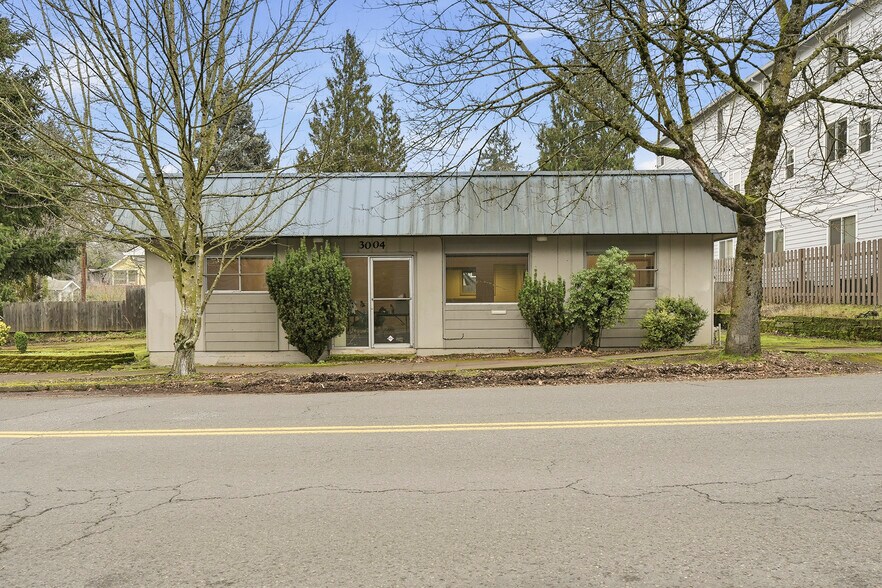 Primary Photo Of 3004 SE 50th Ave, Portland Office For Sale