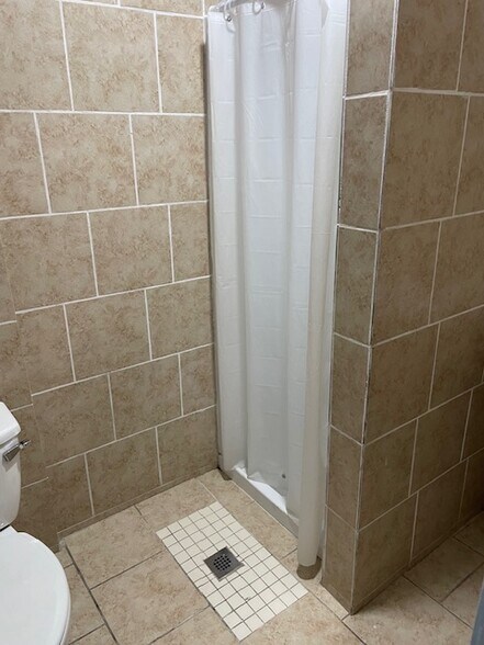 More Photos Of 543 Broad Ave, Wilmington Apartments For Sale