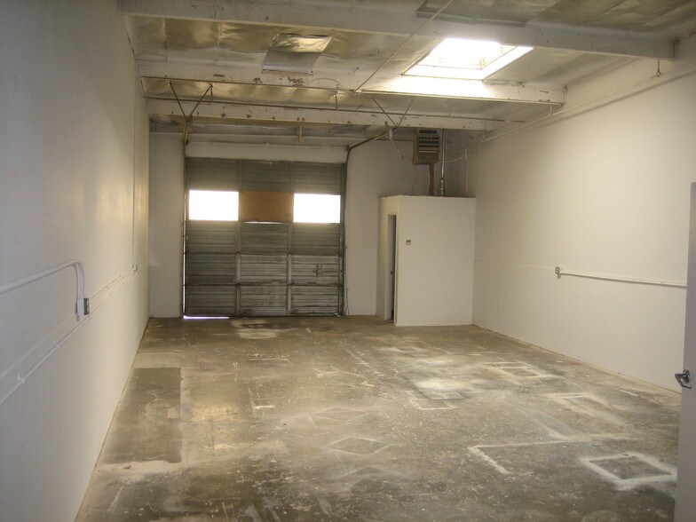 More Photos Of 1650 N Glassell St, Orange Light Distribution For Lease