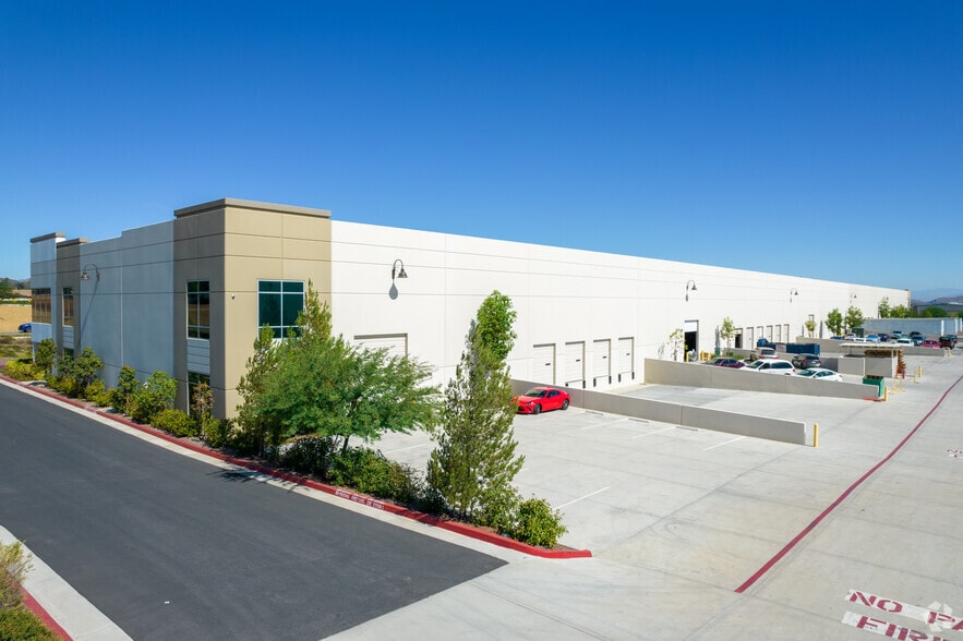 More Photos Of 33360 Zeiders Rd, Menifee Warehouse For Lease