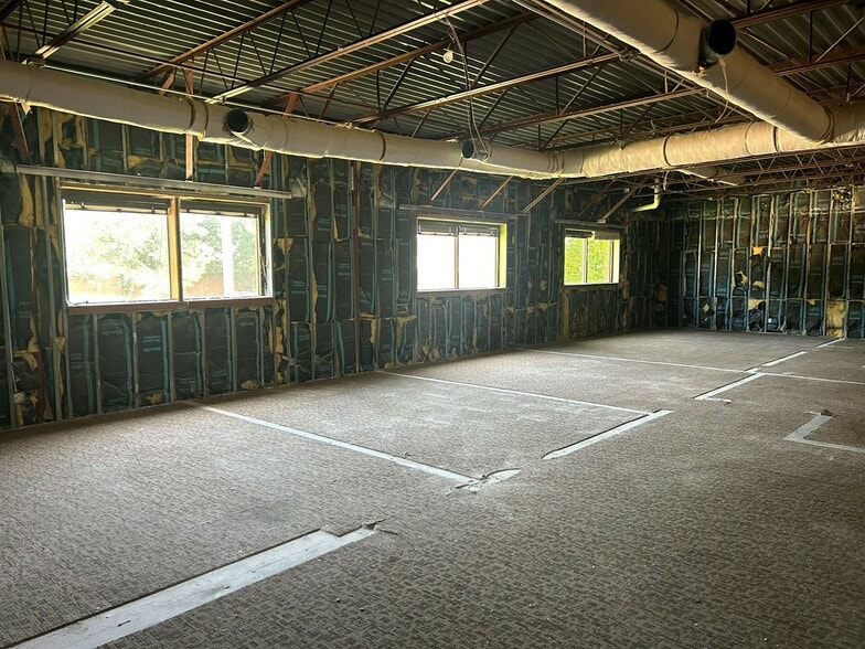 More Photos Of 3200 E Memorial Rd, Edmond Medical For Sale