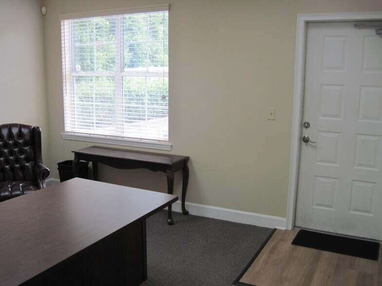 More Photos Of 10365 Hood Rd, Jacksonville Medical For Lease