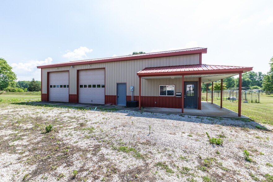 Primary Photo Of 288 W Brookville Rd, Fountaintown Office For Lease