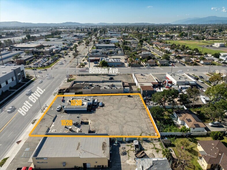 More Photos Of 1528-1538 W Holt Blvd, Ontario Convenience Store For Sale