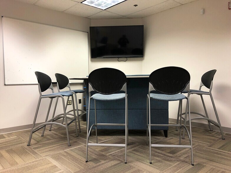 More Photos Of 500 Winding Brook Dr, Glastonbury Office For Lease