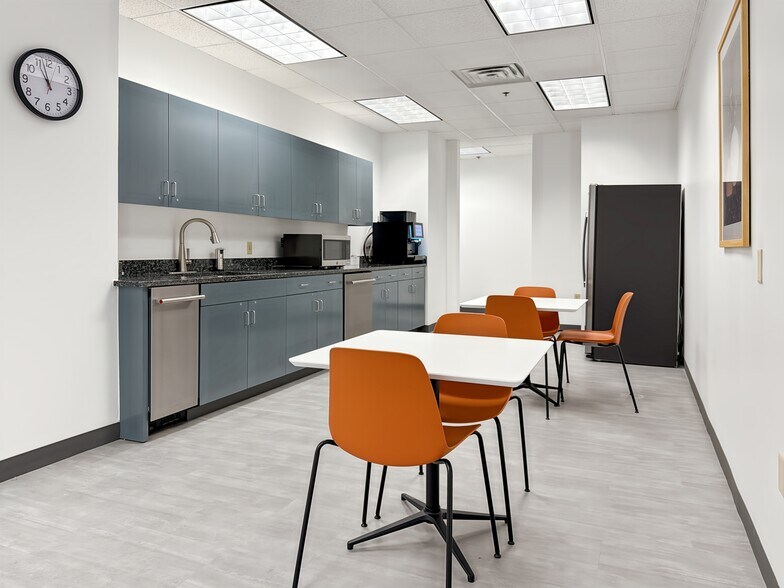 More Photos Of 6100 S Yale Ave, Tulsa Coworking Space