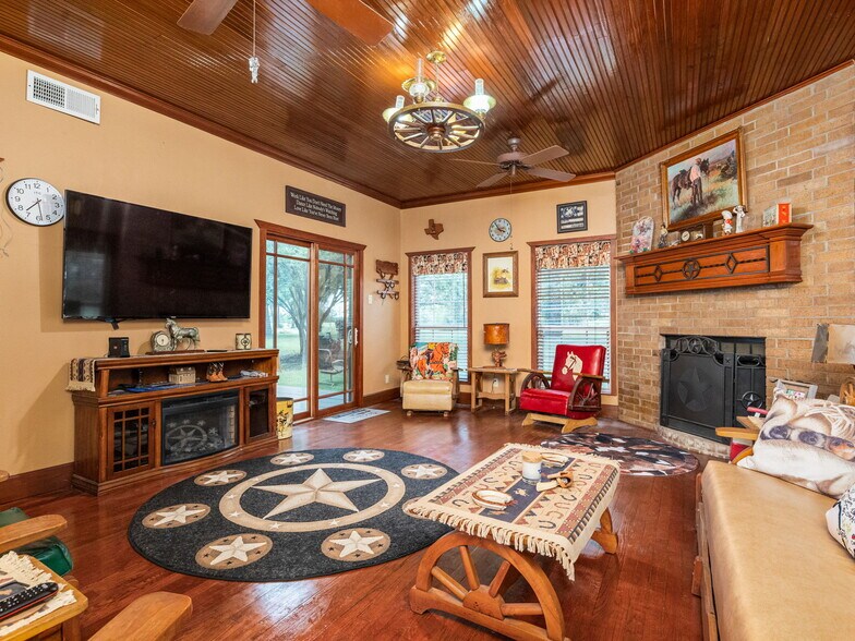 More Photos Of 1065 Pr 7041, Elgin Specialty For Sale