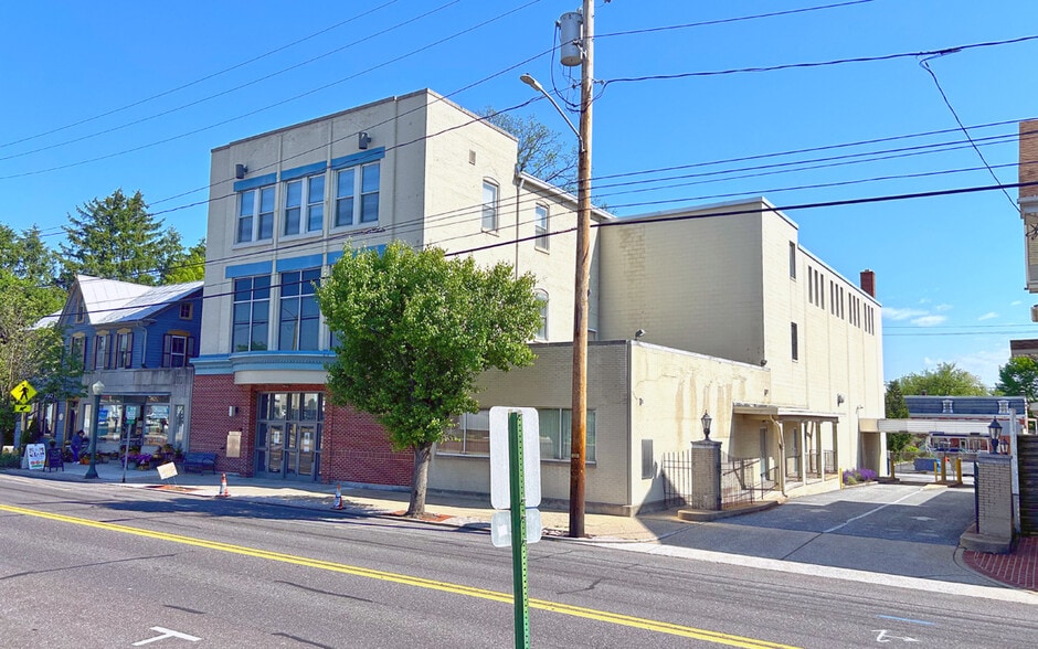 More Photos Of 331 Bridge St, New Cumberland Office For Sale