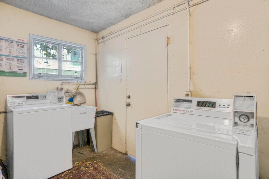 More Photos Of 1150 Masselin Ave, Los Angeles Apartments For Sale