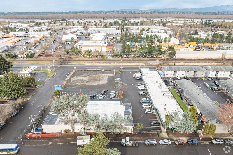 More Photos Of 13116 NE Sandy Blvd, Portland Storefront Retail Office For Sale