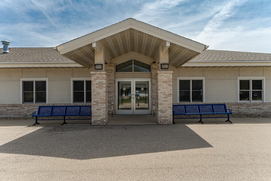 More Photos Of 202 5th St SE, Kasson Flex For Sale