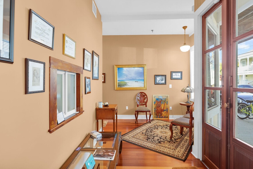 More Photos Of 812 Fleming St, Key West Storefront For Sale
