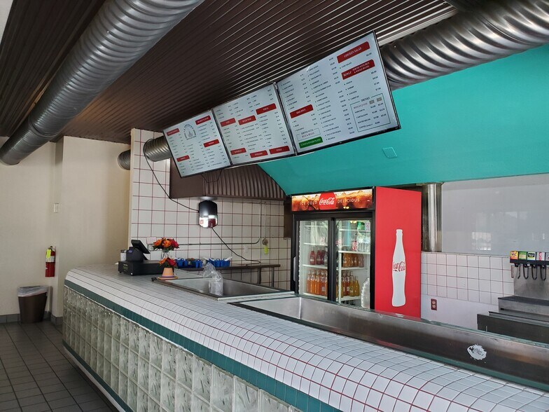 More Photos Of 5901 Gibson Blvd SE, Albuquerque Restaurant For Sale