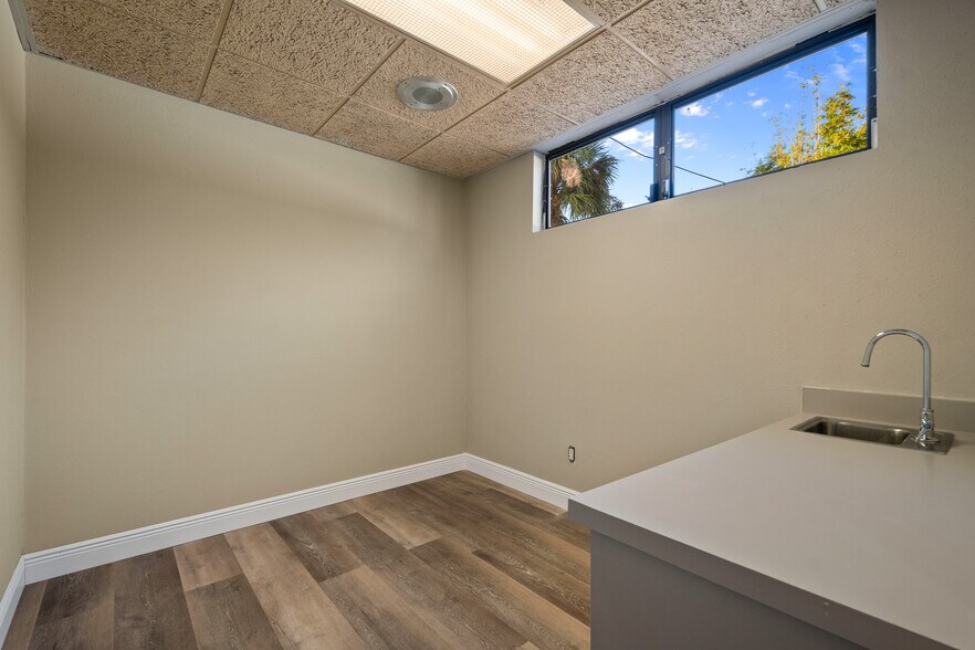 More Photos Of 3027 Aloma Ave, Winter Park Medical For Lease