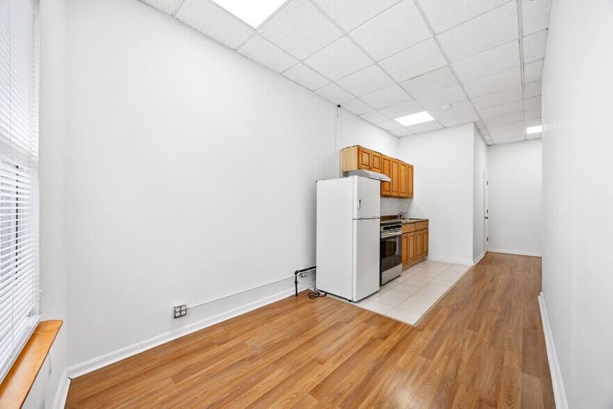 More Photos Of 15226-15228 Northern Blvd, Flushing General Retail For Sale