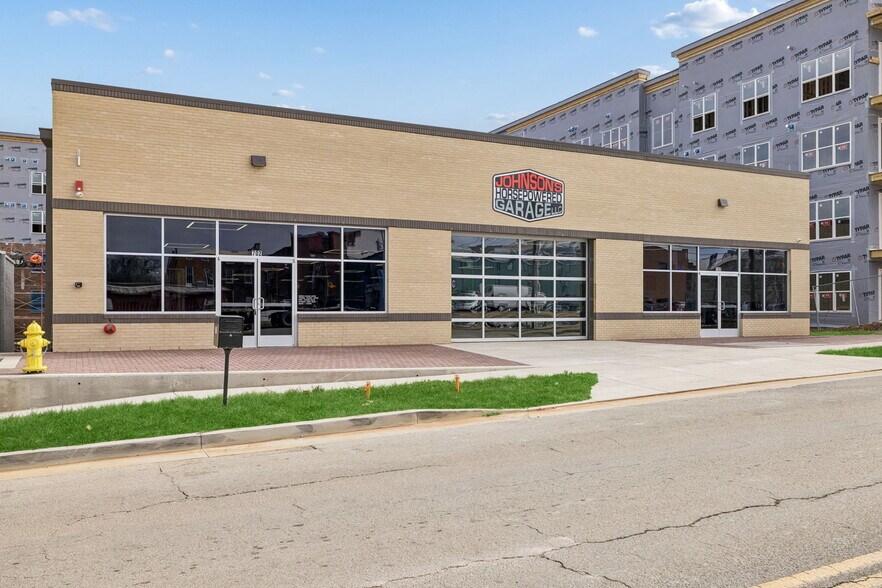 More Photos Of 702 Woodland St, Columbia Showroom For Sale