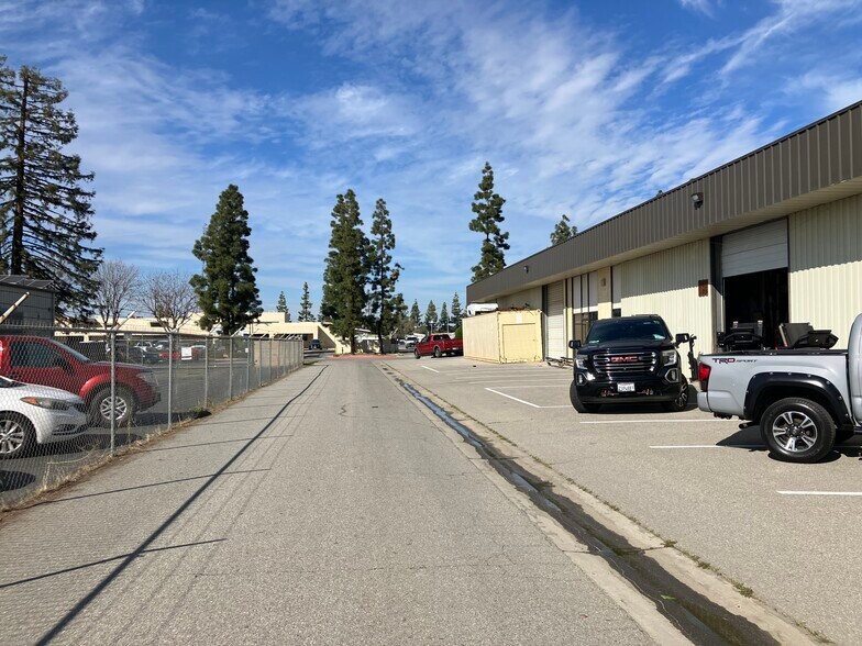 More Photos Of 5501 Aldrin Ct, Bakersfield Manufacturing For Lease