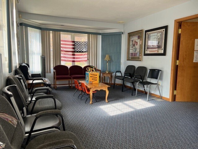 More Photos Of 850 Market St, Yorkville Medical For Sale