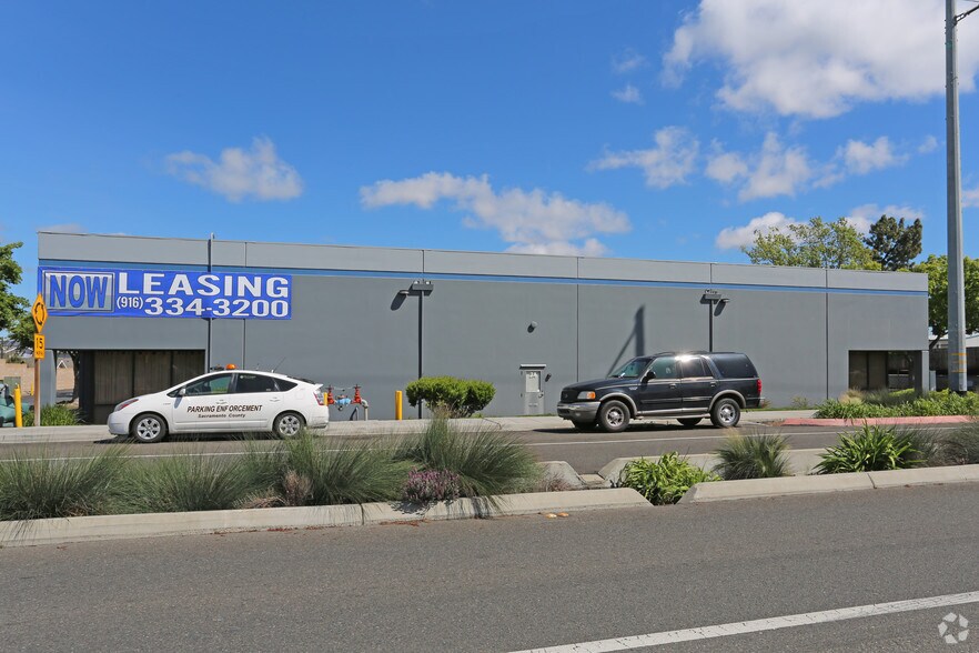 More Photos Of 3429 Freedom Park Dr, North Highlands Warehouse For Lease