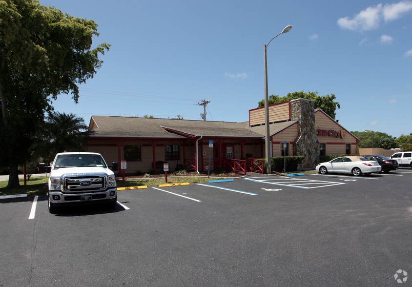 Primary Photo Of 4836 Leonard St, Cape Coral Restaurant For Lease