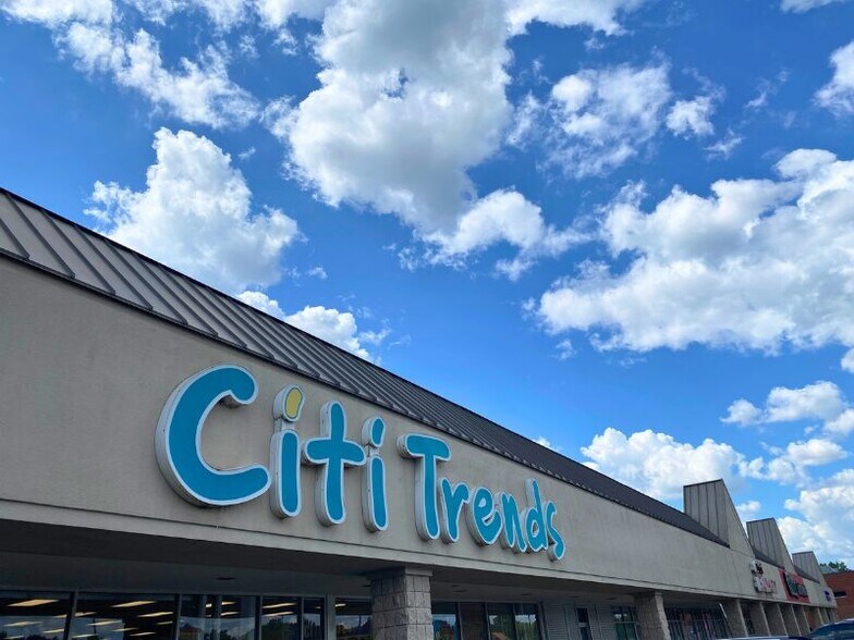 More Photos Of 27425-27565 Michigan Ave, Inkster Unknown For Lease