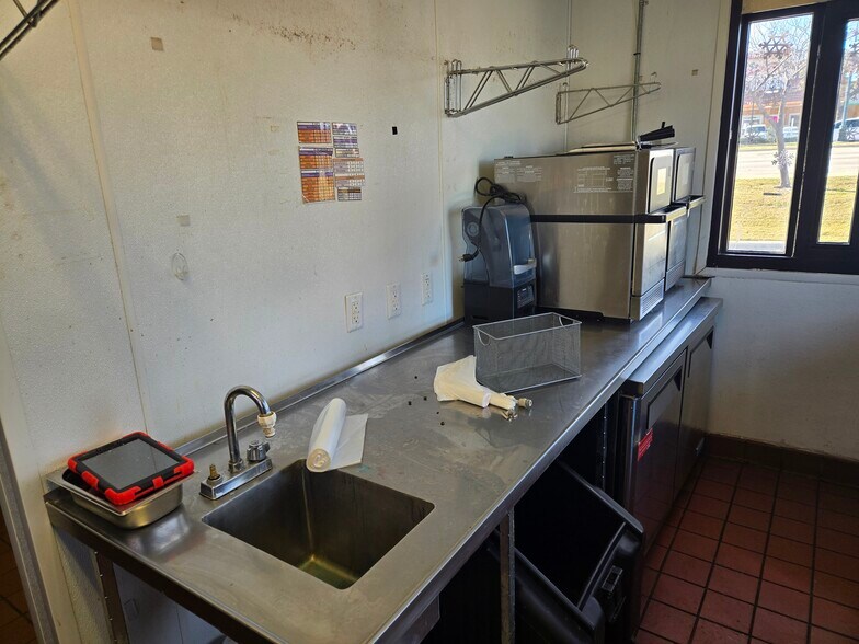 More Photos Of 4740 S Colony Blvd, The Colony Freestanding For Lease