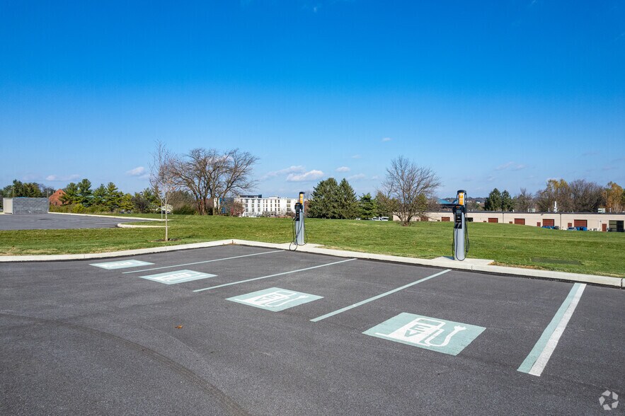 More Photos Of 1770 Hempstead Rd, Lancaster Unknown For Lease